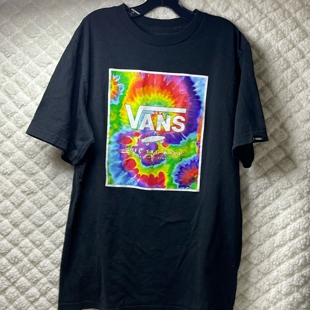 Vans Black Tie Dye Tee L (12-14). Super cool tes to add to any season or outfit.